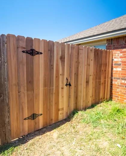 6ft cedar dog-ear fence installed by Hudson Fence Company in Lubbock, TX